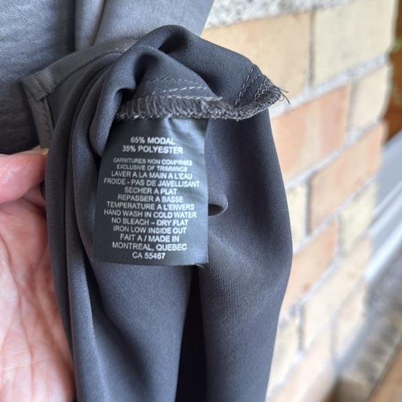 Melissa Newton Elegant Gray Women's Top - Picture 3 of 4